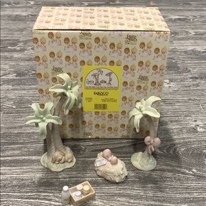 Precious Moments Hay Bail Baby Food and Palm Trees